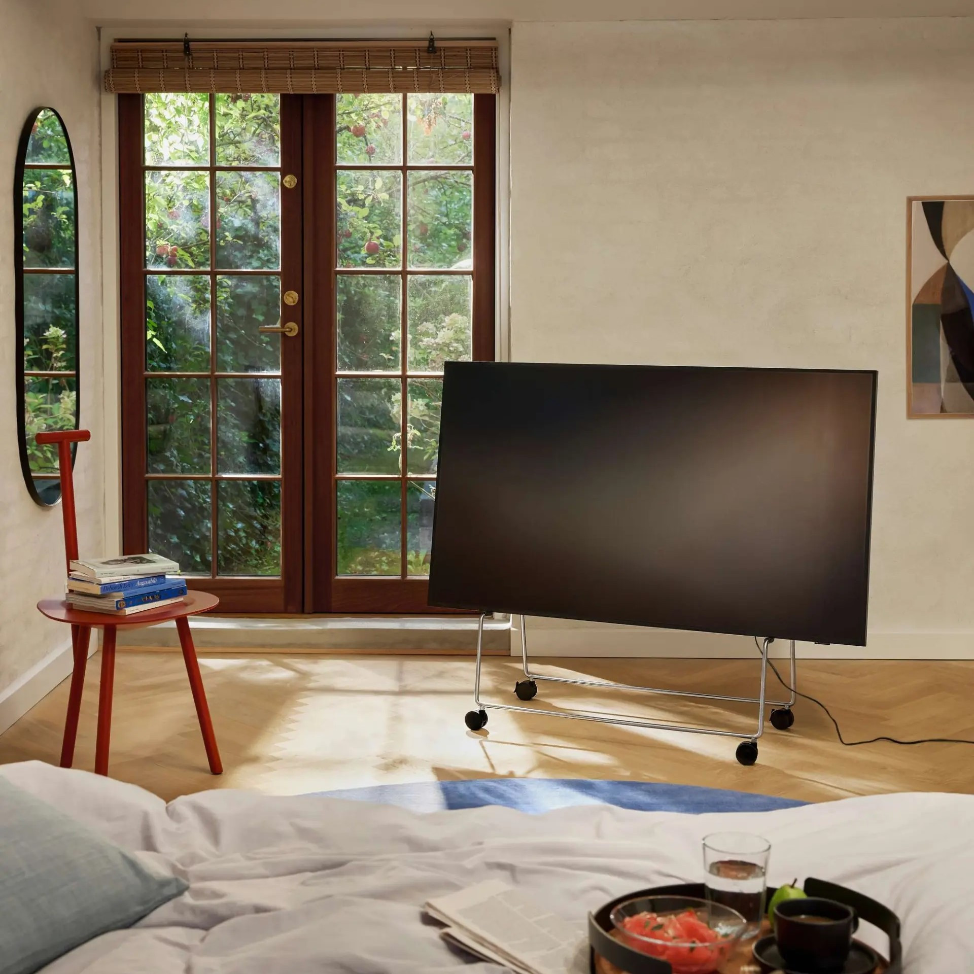 Stojak Na Kółkach Pod Telewizor Carry Srebrny Please Wait To Be Seated