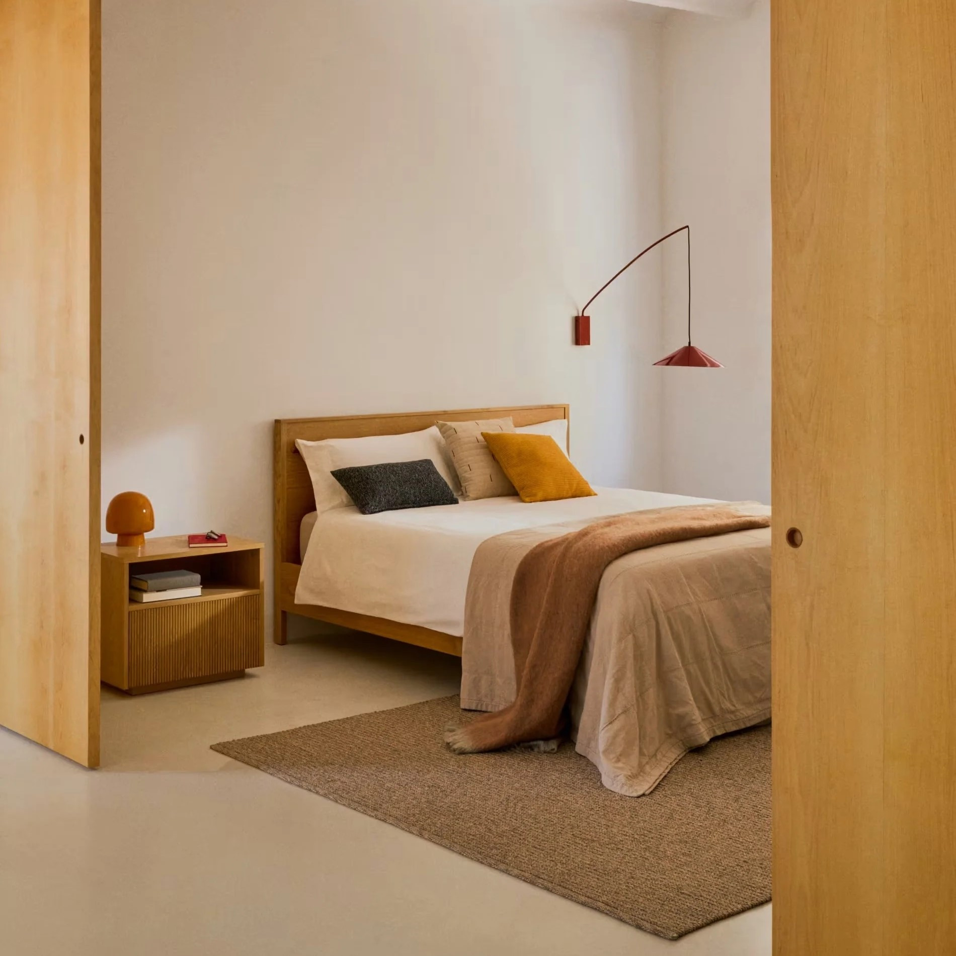 Szaka Nocna Helvine Dębowa Kave Home