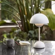 Lampa stołowa Flowerpot VP9 matowa biała Andtradition