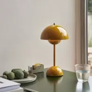 Lampa stołowa Flowerpot VP9 musztardowa Andtradition