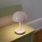 Lampa przenośna Panthella 160 Portable jasnoróżowa Louis Poulsen
