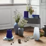 Doniczka ze stojakiem Fenja niebieska Broste Copenhagen