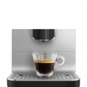 Ekspres do kawy automatyczny Collezione czarny Smeg