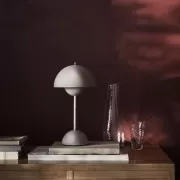 Lampa stołowa Flowerpot VP9 matowa jasnoszara Andtradition