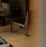 Fotel Easy Chair 01 ciemnobrązowe Frama