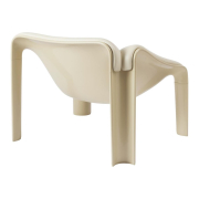 Fotel F300 Smooth Leather cream Gubi