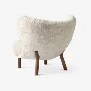 Fotel Little Petra VB1 Walnut Sheepskin Moonlight Andtradition