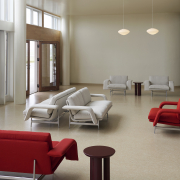Fotel Meantime Av29 Ecriture 0210 Aluminiowe Nogi Andtradition