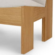 Fotel Tenon beżowy z dębową podstawą New Works