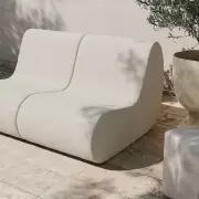 Fotel ogrodowy Rouli złamana biel Ferm Living