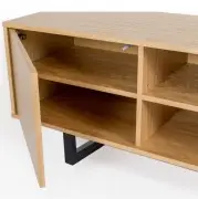 KOMODA TV CAMDEN WOODMAN