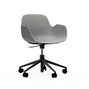 Krzesło Biurowe Form Z Podłokietnikami Czarna Podstawa Szare Normann Copenhagen