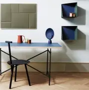 Krzesło Spade ciemnoniebieskie Please Wait to be Seated