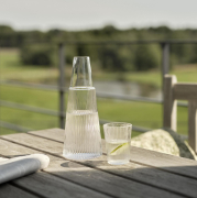 Karafka ze szklanką Pilastro Stelton