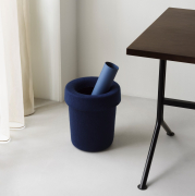 Kosz biurowy Hide ciemnoniebieski Normann Copenhagen