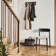 Krzesło Betty TK1 Black-Natural Andtradition