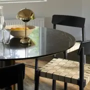 Krzesło Betty TK1 Black-Natural Andtradition