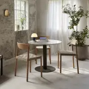 Krzesło Betty TK1 Oak-Natural Andtradition