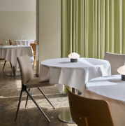 Krzesło Kape IF7 podstawa polerowane aluminium - tapicerka Grain 61252 Andtradit