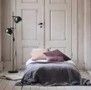 LAMPA PODŁOGOWA BALL DOUBLE CZARNA FRANDSEN