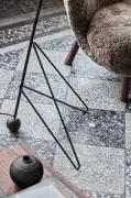 Lampa podłogowa Tripod Czarna Andtradition