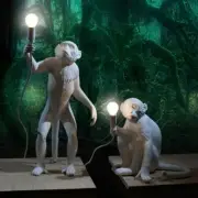 LAMPA STOŁOWA MONKEY BIAŁA - WERSJA STOJĄCA SELETTI