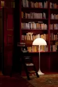 Lampa podłogowa Panthella opalizowana Louis Poulsen