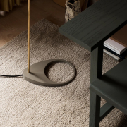 Lampa podłogowa AJ mosiężno-szara Louis Poulsen