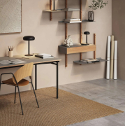 Lampa stołowa Emendo z ładowarką czarna Please Wait to be Seated