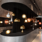 Lampa wisząca Void medium mosiężna Tom Dixon
