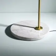 Lampa podłogowa Captain Flint mosiężna Flos