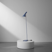 Lampa podłogowa AJ niebieska Louis Poulsen