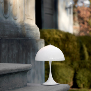 Lampa przenośna Panthella 250 biała opalizowana Louis Poulsen