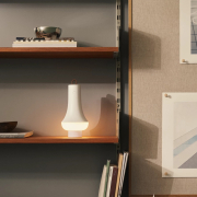 Lampa przenośna Tomoshi biała Louis Poulsen
