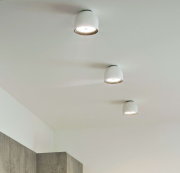 Lampa ścienna Wan biała Flos