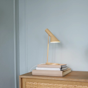 Lampa stołowa AJ Mini piaskowa Louis Poulsen
