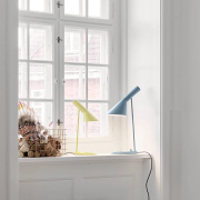 Lampa stołowa AJ niebieska Louis Poulsen
