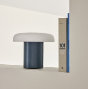 Lampa stołowa Ateliers ciemnoniebieska HUbsch