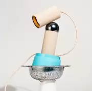 Lampa stołowa Bilboquet beżowa Flos