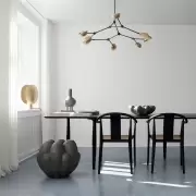 Lampa stołowa Clam mosiężna 101 Copenhagen