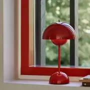 Lampa stołowa Flowerpot VP9 czerwona Andtradition