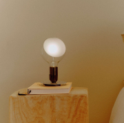 Lampa stołowa Lampadina czarna Flos