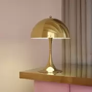 Lampa stołowa Panthella 320 mosiężna Louis Poulsen