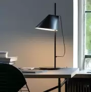 Lampa stołowa YUH czarna Louis Poulsen