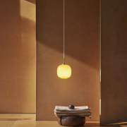 Lampa wisząca VL 45 Radiohus 17,5 cm bursztynowa Louis Poulsen