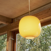 Lampa wisząca VL 45 Radiohus 17,5 cm bursztynowa Louis Poulsen