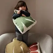 Poduszka dekoracyjna Swif Bird czerwona Ferm Living