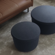 Pufa ze schowkiem Hide 52 cm niebieska Normann Copenhagen