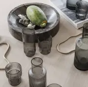SZKLANKA RIPPLE WYSOKA PRZYDYMIONA SZARA 4 SZT. FERM LIVING