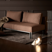 Sofa rozkładana Sly czarne nogi Taura Cappuccino Innovation